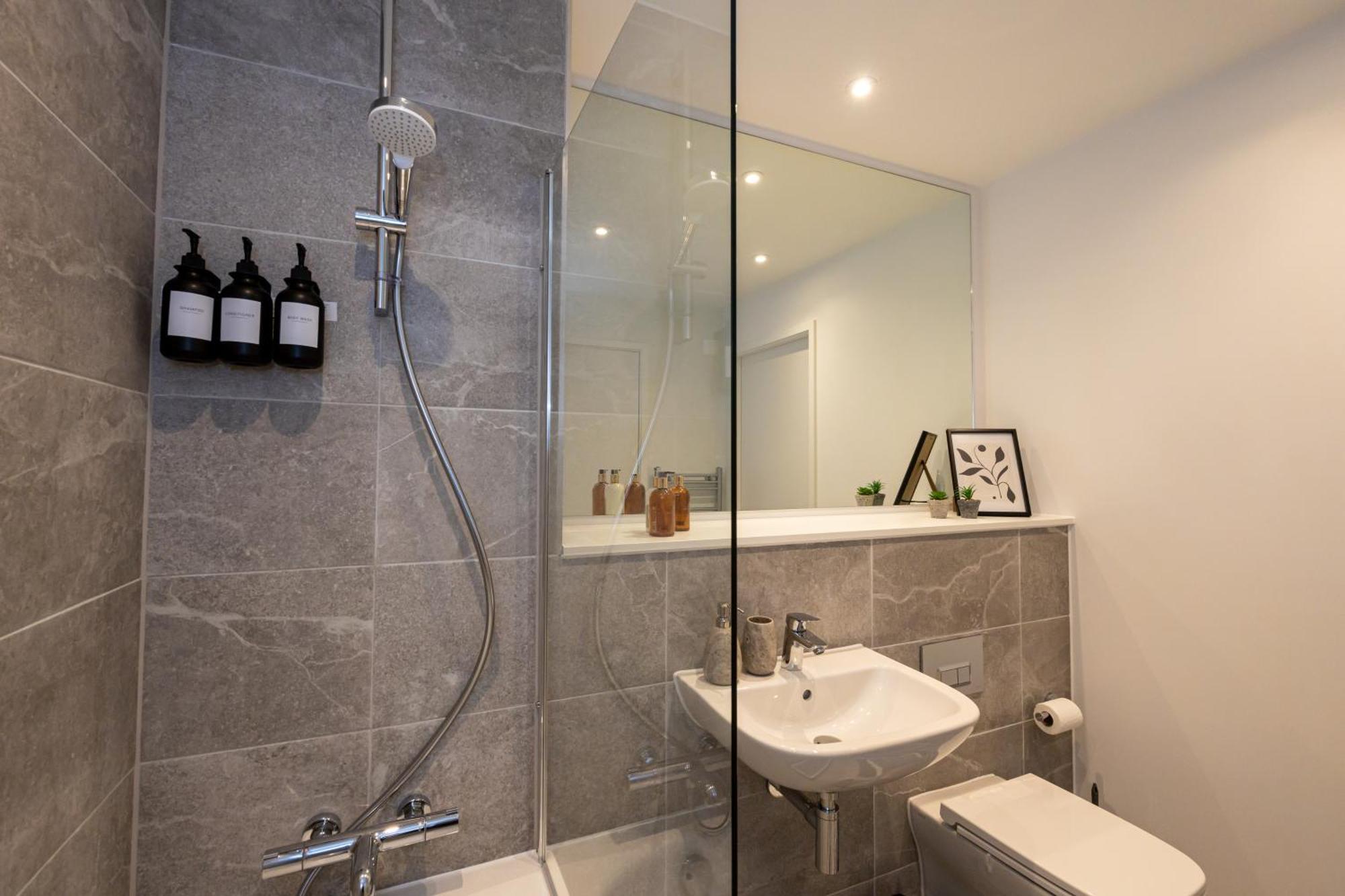 Ferienwohnung Pet Friendly 2Br Near Station By Asquare Letting Manchester Exterior foto